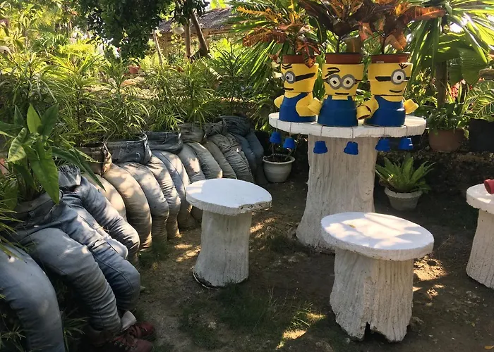 Resort Backpackers Hideaway By The Beach