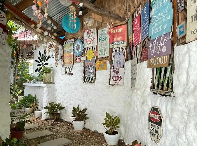 Backpackers Hideaway By The Beach Barraca