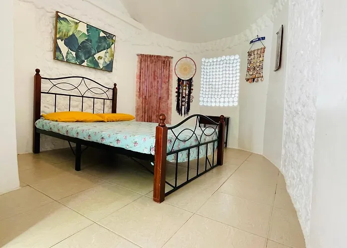 Backpackers Hideaway By The Beach