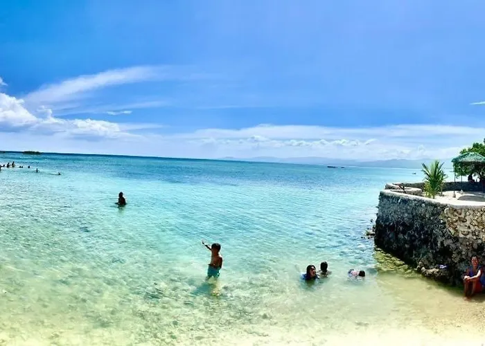 Backpackers Hideaway By The Beach Resort