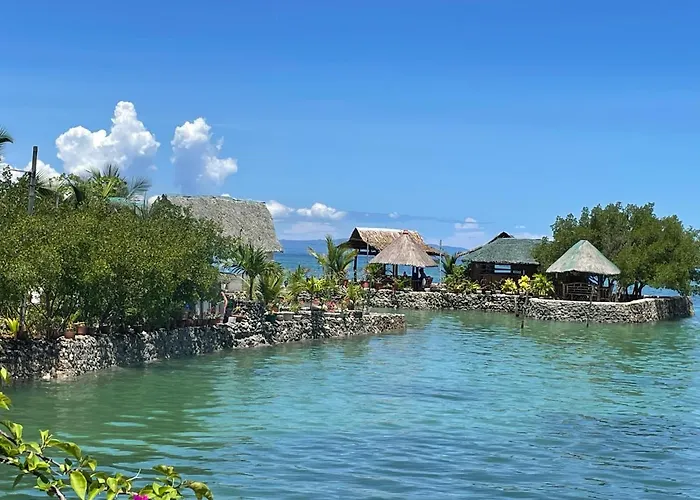 Backpackers Hideaway By The Beach Resort *