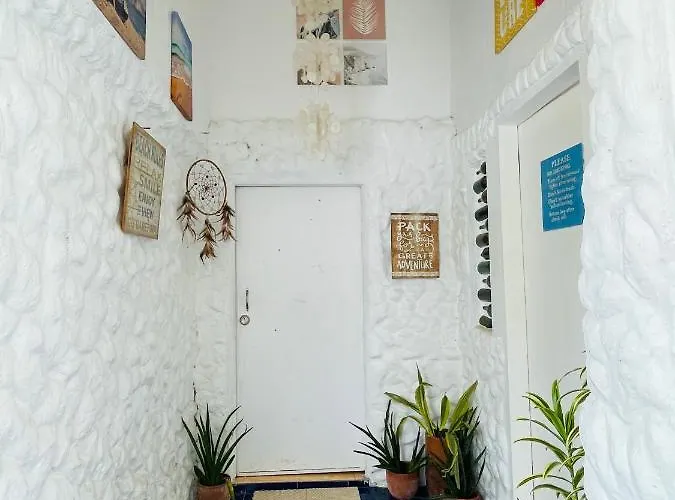 Backpackers Hideaway By The Beach * Barraca