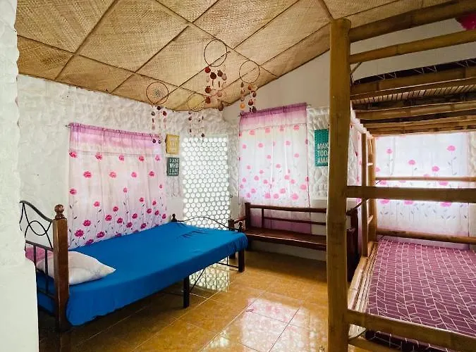 Backpackers Hideaway By The Beach